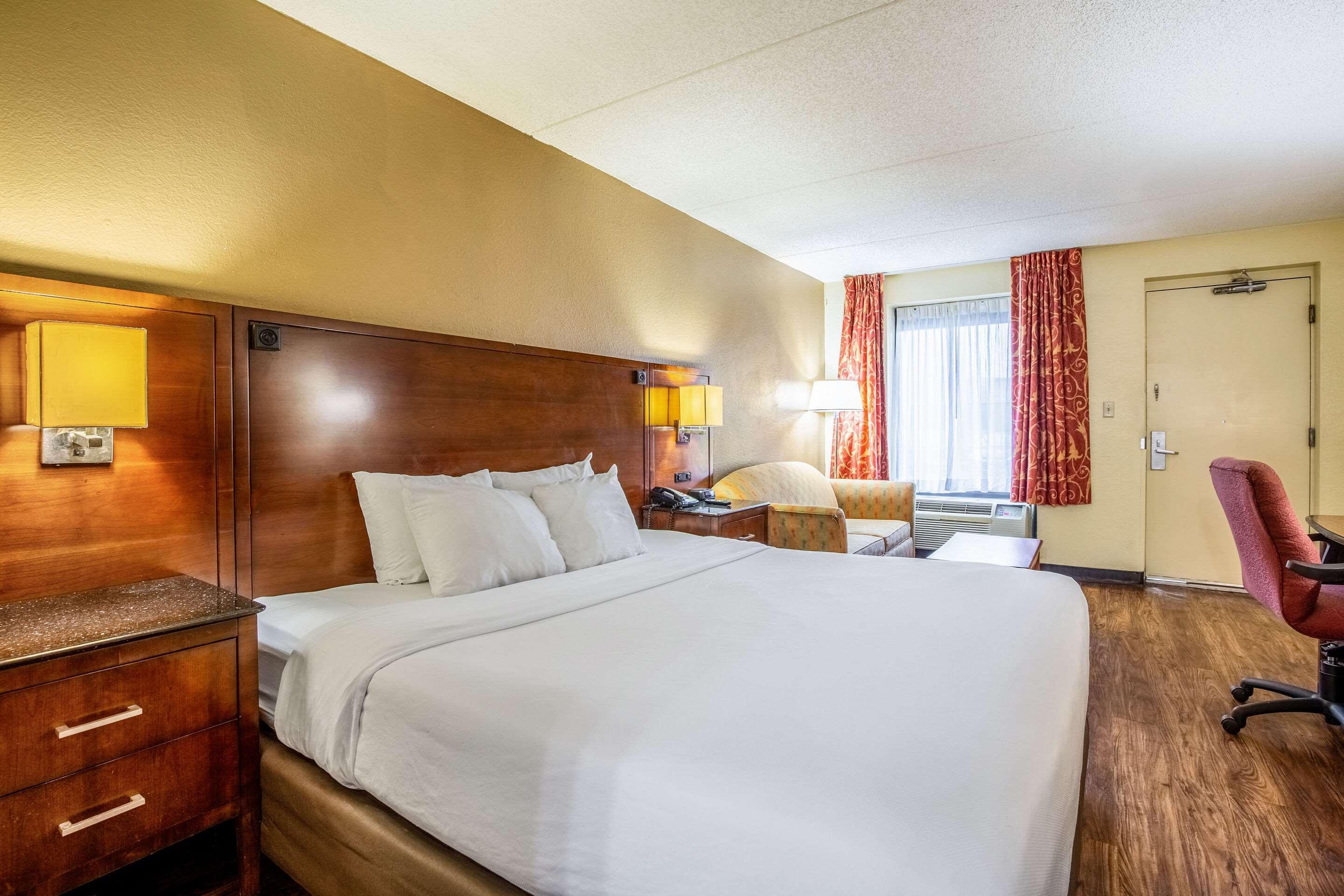 Econo Lodge Naval Station Norfolk Extérieur photo