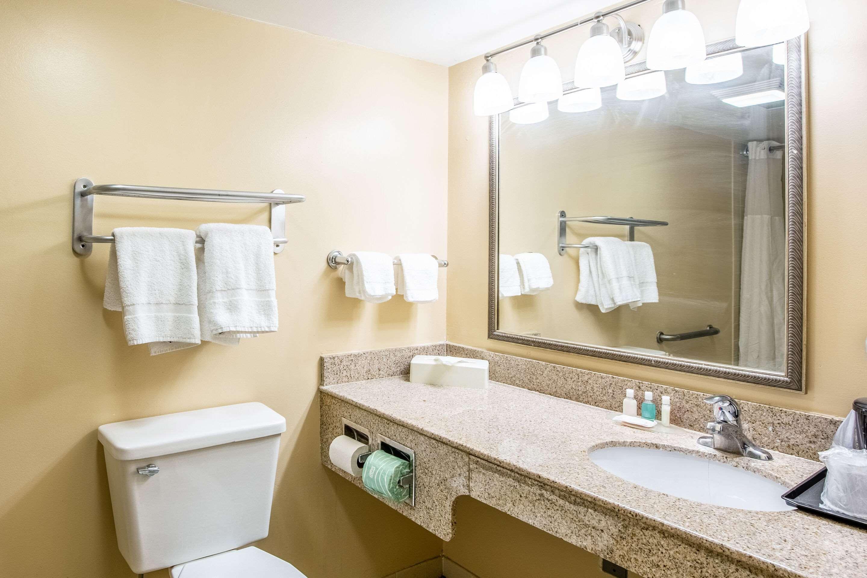 Econo Lodge Naval Station Norfolk Extérieur photo