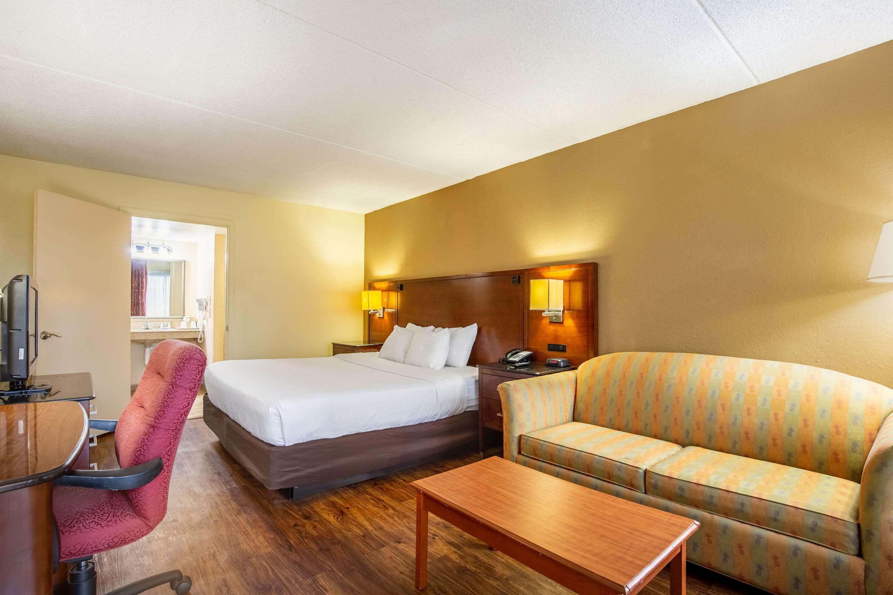 Econo Lodge Naval Station Norfolk Extérieur photo