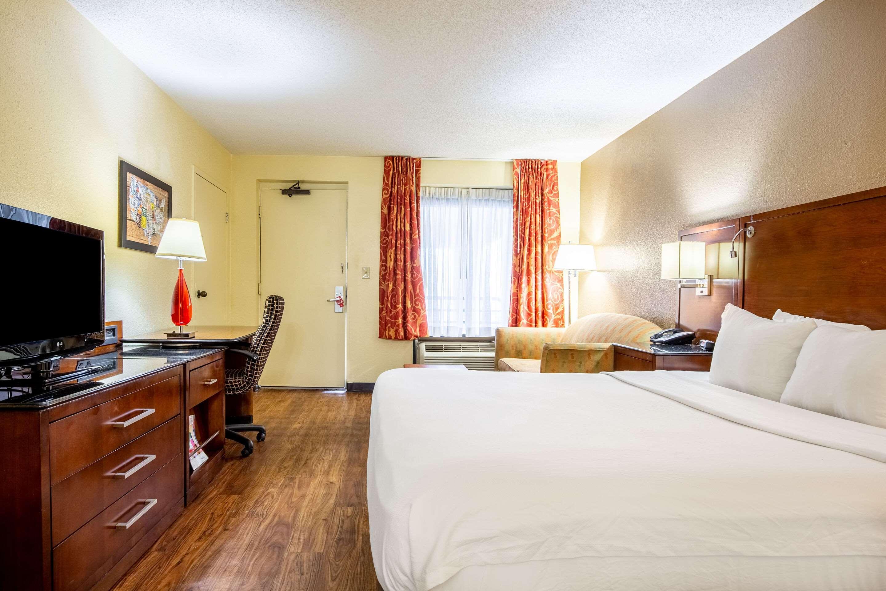 Econo Lodge Naval Station Norfolk Extérieur photo