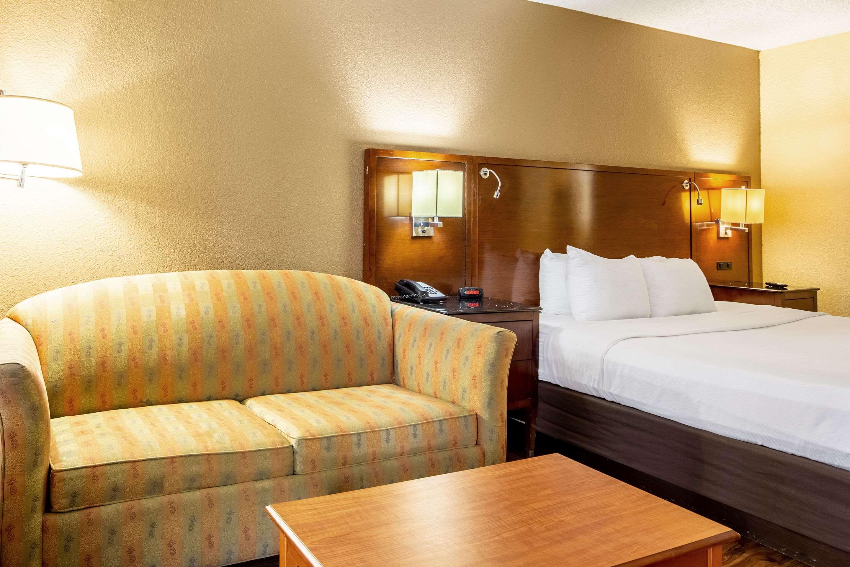 Econo Lodge Naval Station Norfolk Extérieur photo