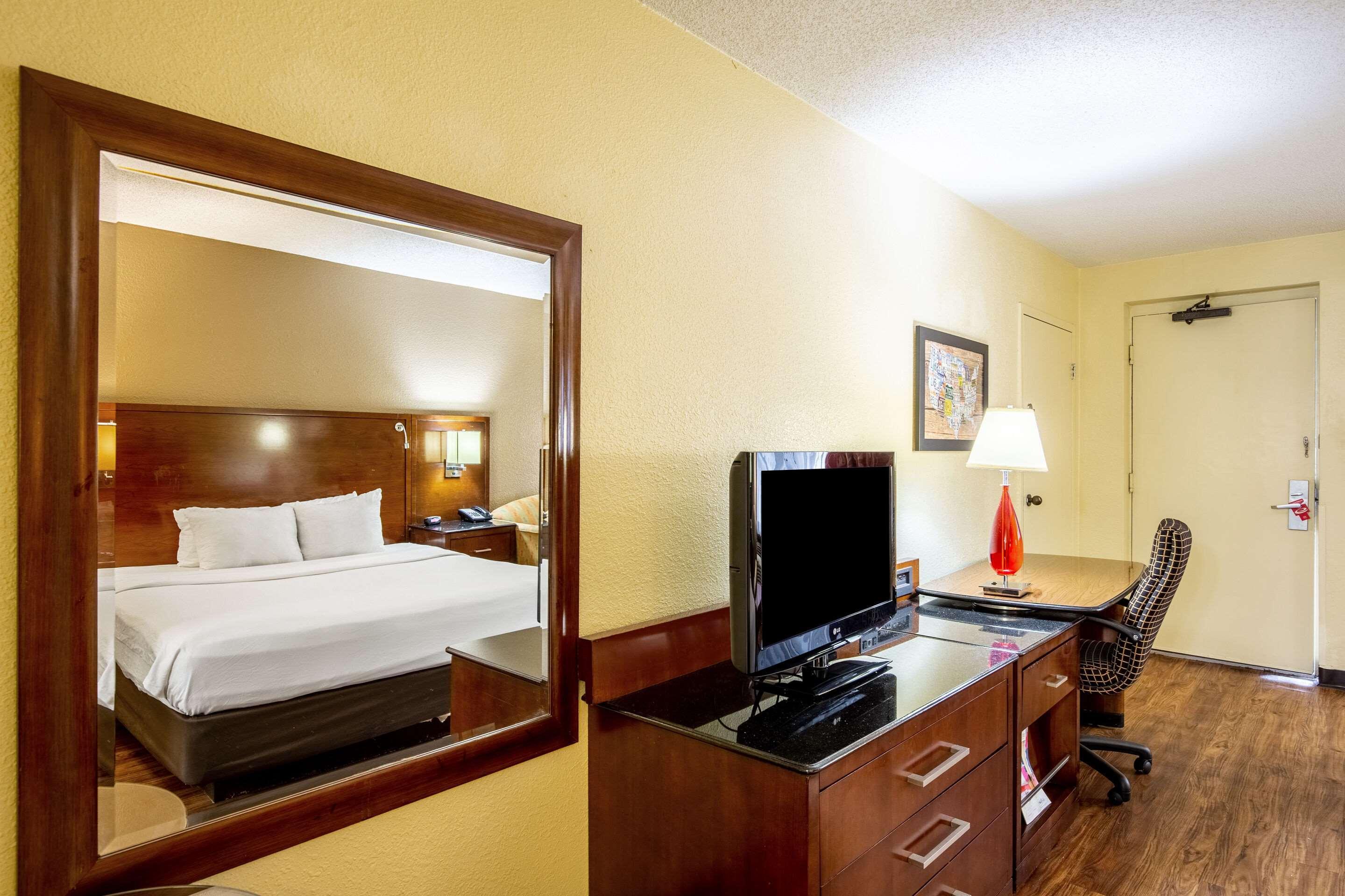 Econo Lodge Naval Station Norfolk Extérieur photo