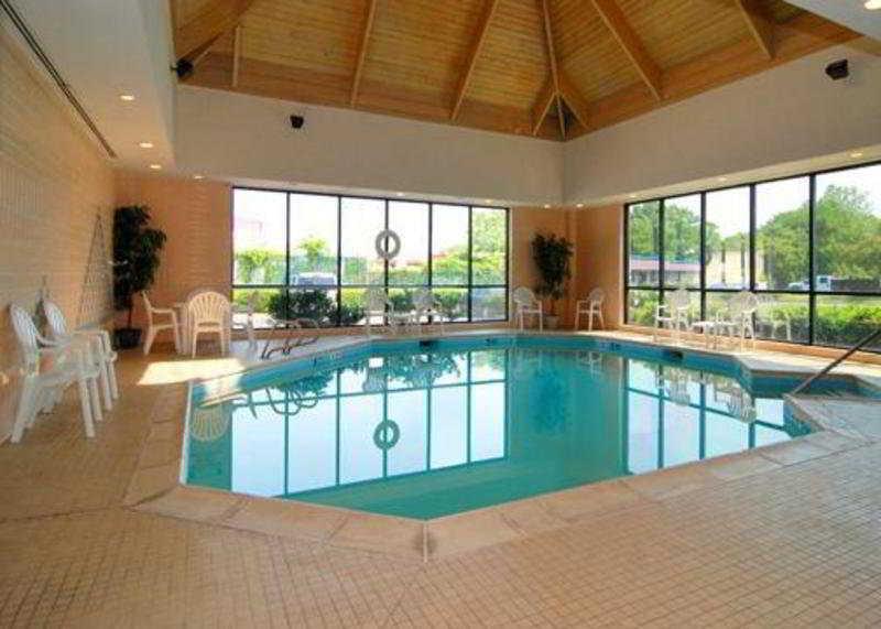 Econo Lodge Naval Station Norfolk Extérieur photo