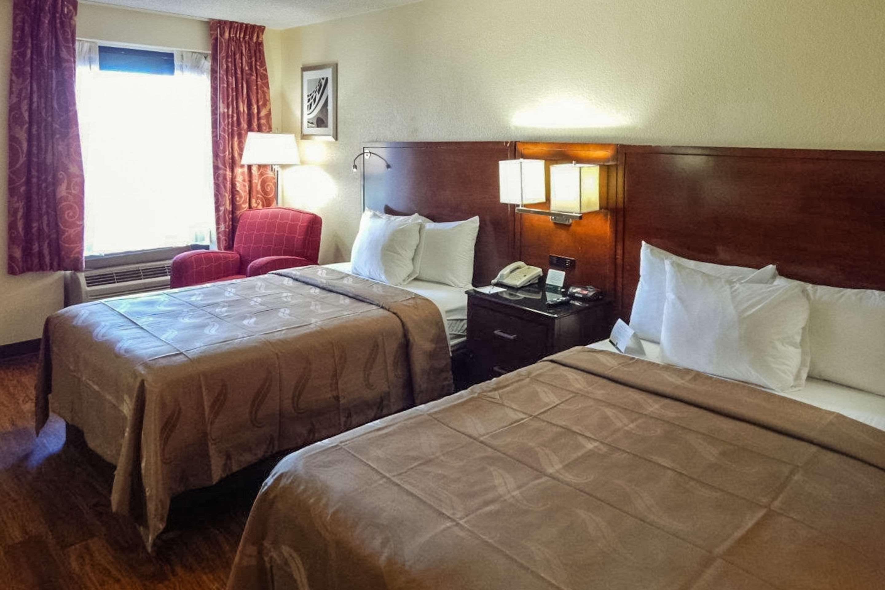 Econo Lodge Naval Station Norfolk Extérieur photo