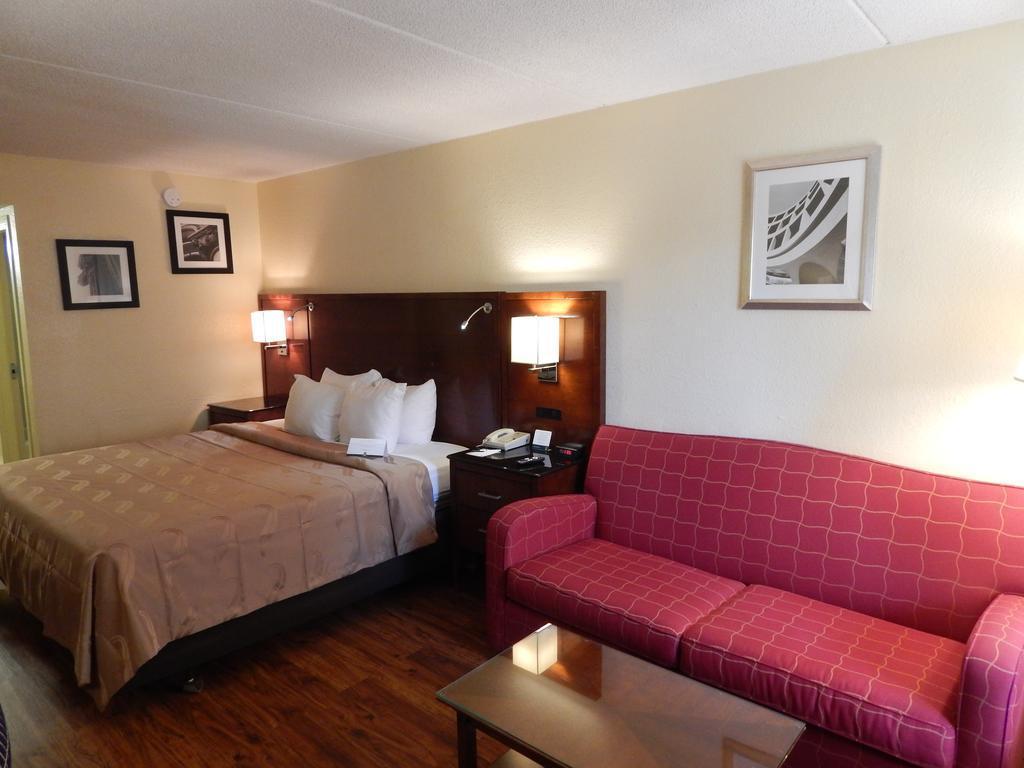 Econo Lodge Naval Station Norfolk Extérieur photo