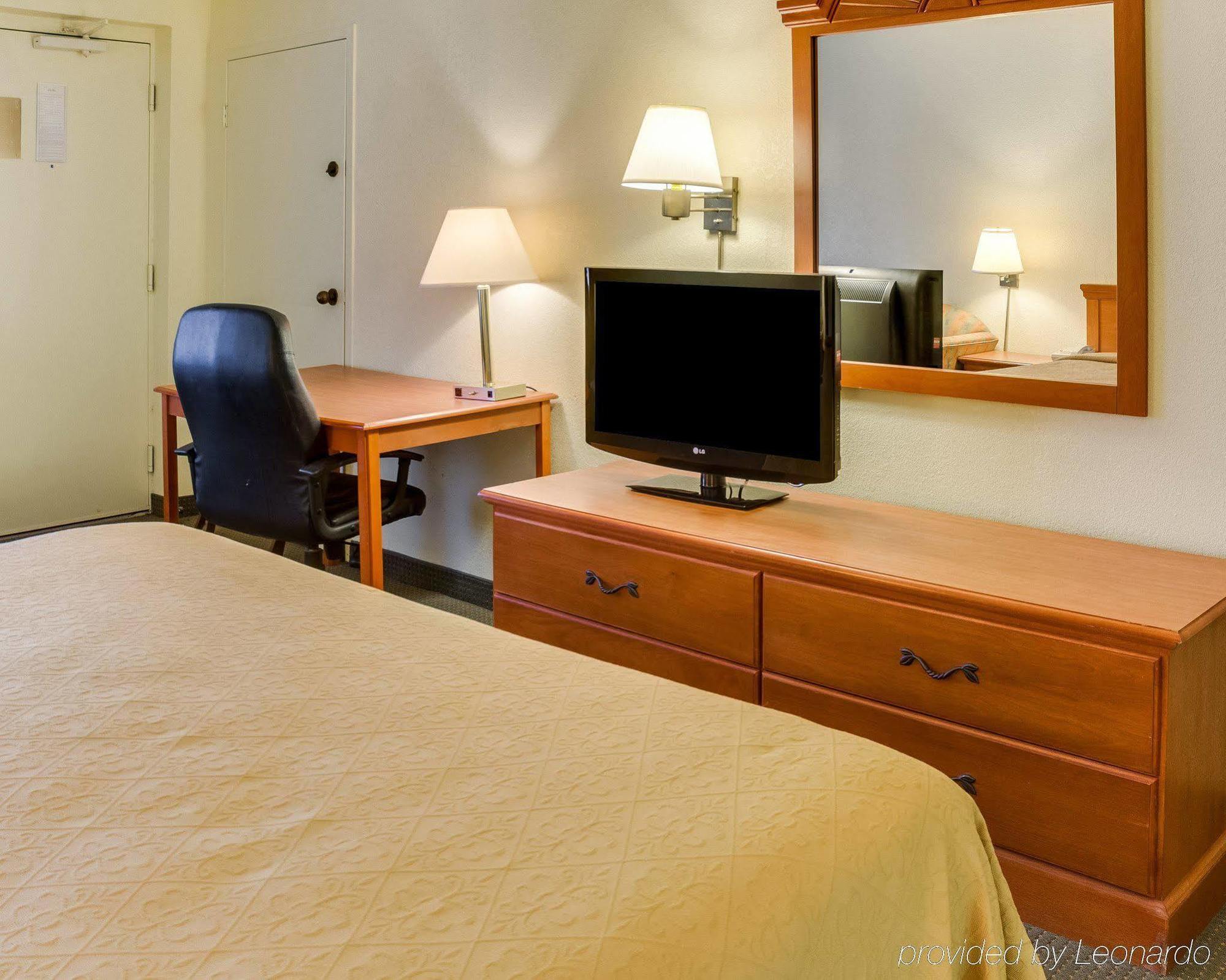 Econo Lodge Naval Station Norfolk Extérieur photo
