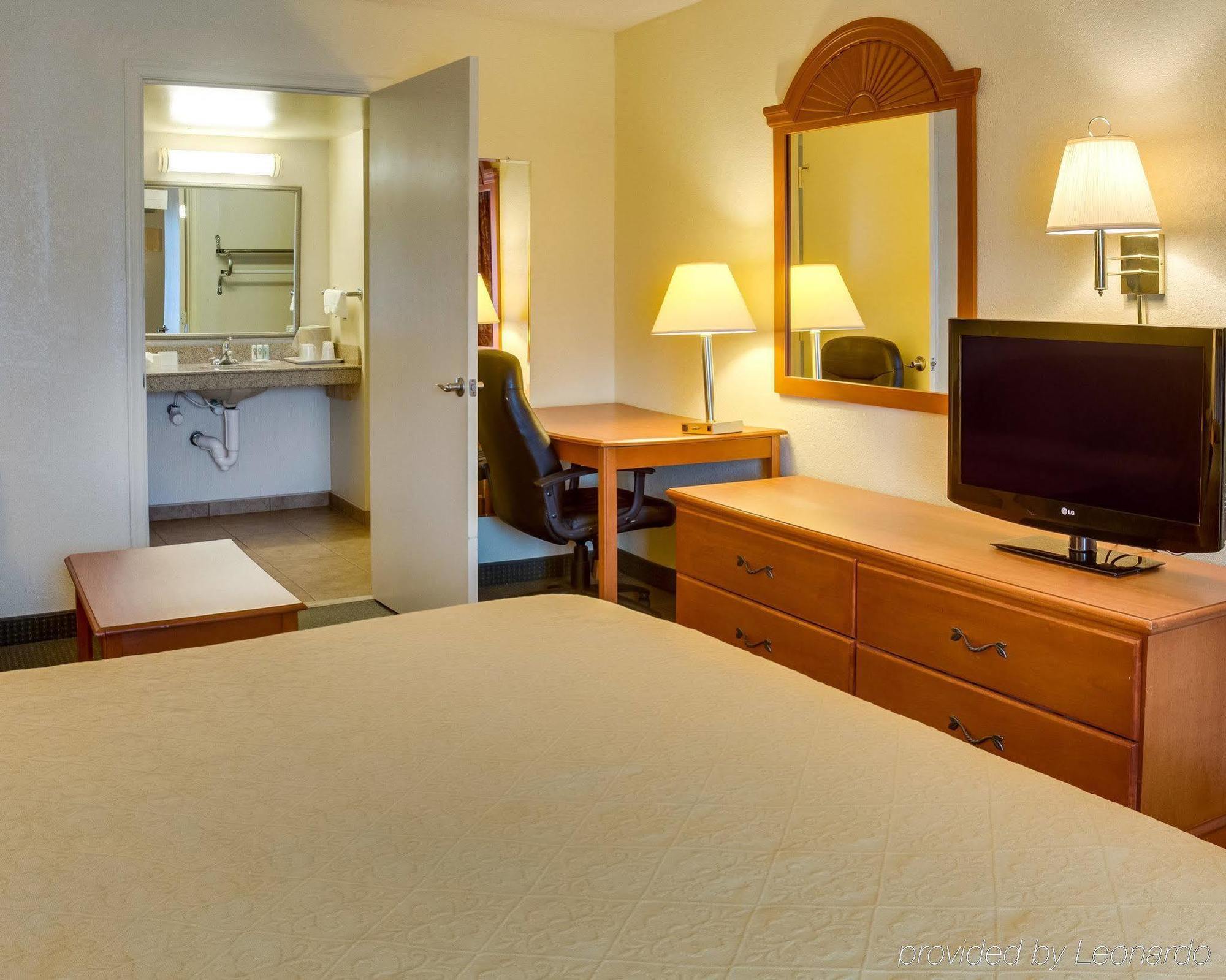 Econo Lodge Naval Station Norfolk Extérieur photo